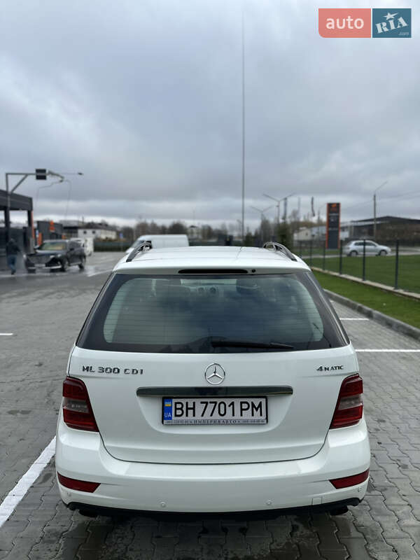 Позашляховик / Кросовер Mercedes-Benz M-Class 2011 в Вінниці фото 4 Позашляховик / Кросовер Mercedes-Benz M-Class 2011 в Вінниці