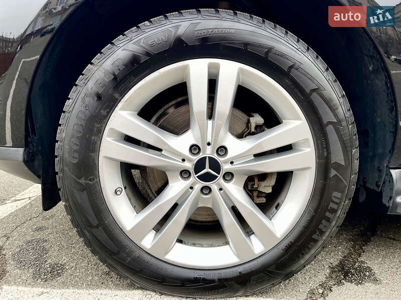 Внедорожник / Кроссовер Mercedes-Benz M-Class 2013 в Киеве