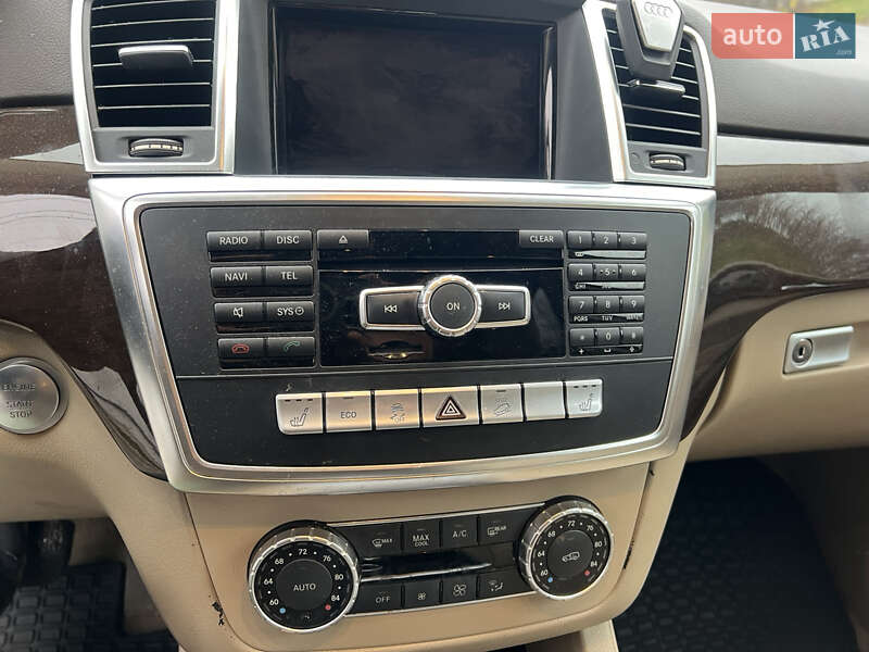 Внедорожник / Кроссовер Mercedes-Benz M-Class 2015 в Киеве