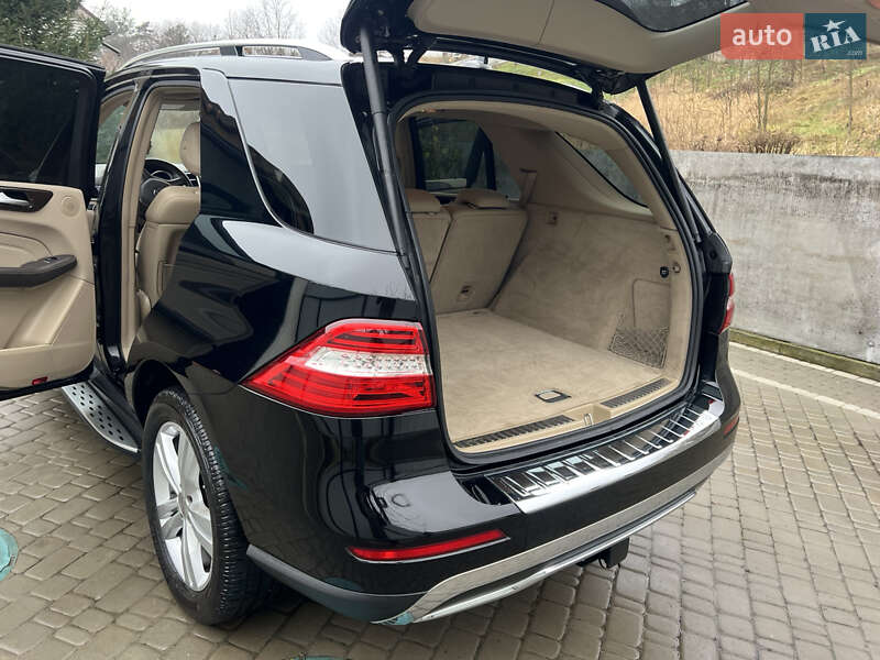 Внедорожник / Кроссовер Mercedes-Benz M-Class 2015 в Киеве