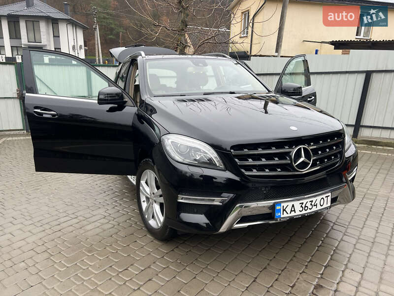Внедорожник / Кроссовер Mercedes-Benz M-Class 2015 в Киеве