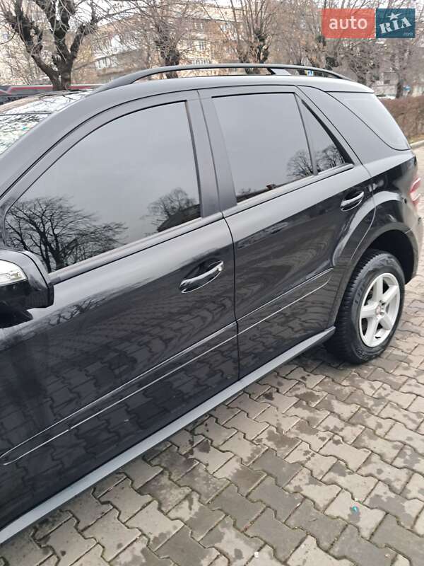 Позашляховик / Кросовер Mercedes-Benz M-Class 2009 в Чернівцях фото 17 Позашляховик / Кросовер Mercedes-Benz M-Class 2009 в Чернівцях