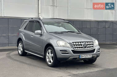 Внедорожник / Кроссовер Mercedes-Benz M-Class 2010 в Одессе