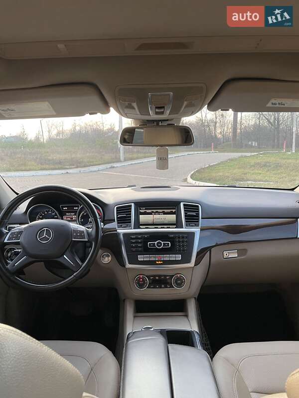 Внедорожник / Кроссовер Mercedes-Benz M-Class 2013 в Шишаки фото 35 Внедорожник / Кроссовер Mercedes-Benz M-Class 2013 в Шишаки