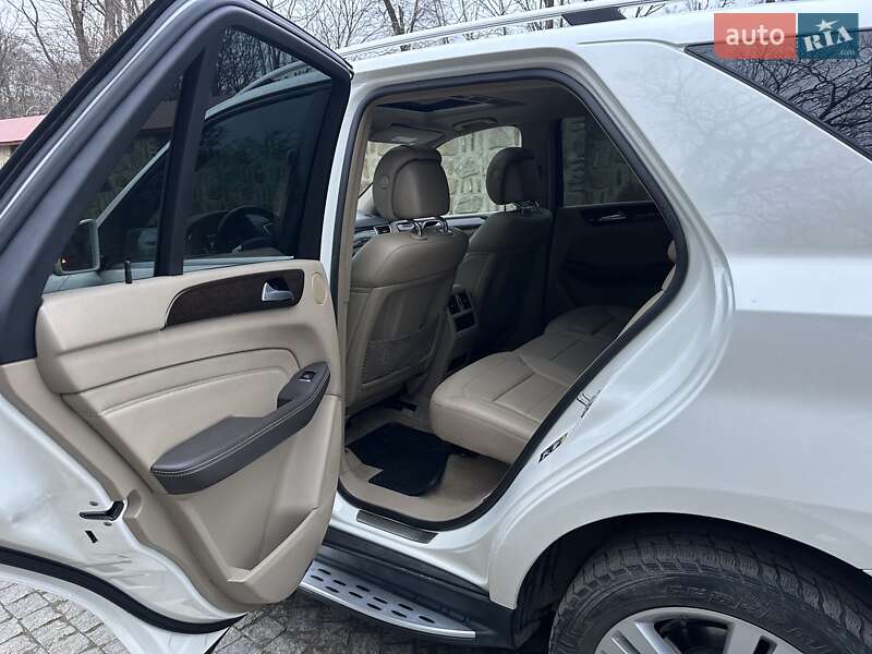 Внедорожник / Кроссовер Mercedes-Benz M-Class 2013 в Черновцах