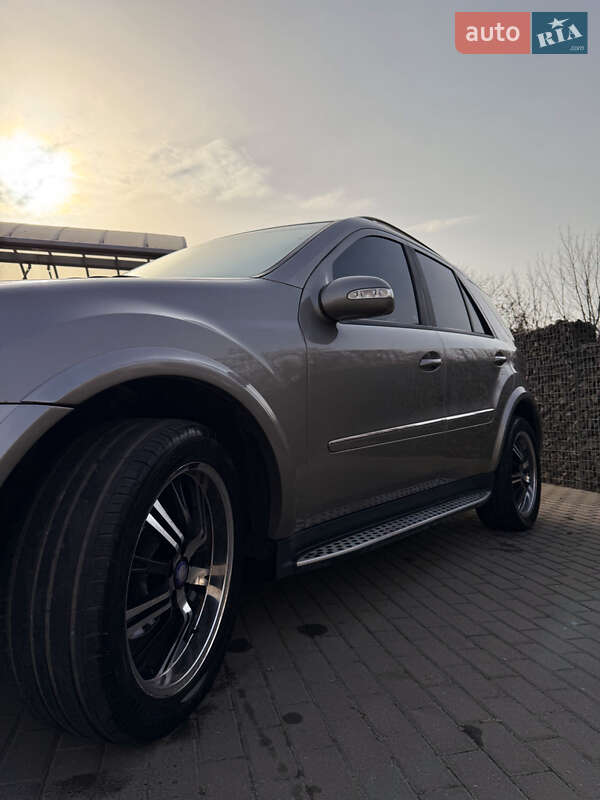 Внедорожник / Кроссовер Mercedes-Benz M-Class 2006 в Ивано-Франковске фото 6 Внедорожник / Кроссовер Mercedes-Benz M-Class 2006 в Ивано-Франковске