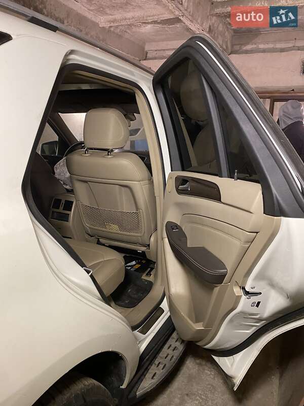 Внедорожник / Кроссовер Mercedes-Benz M-Class 2013 в Львове фото 5 Внедорожник / Кроссовер Mercedes-Benz M-Class 2013 в Львове