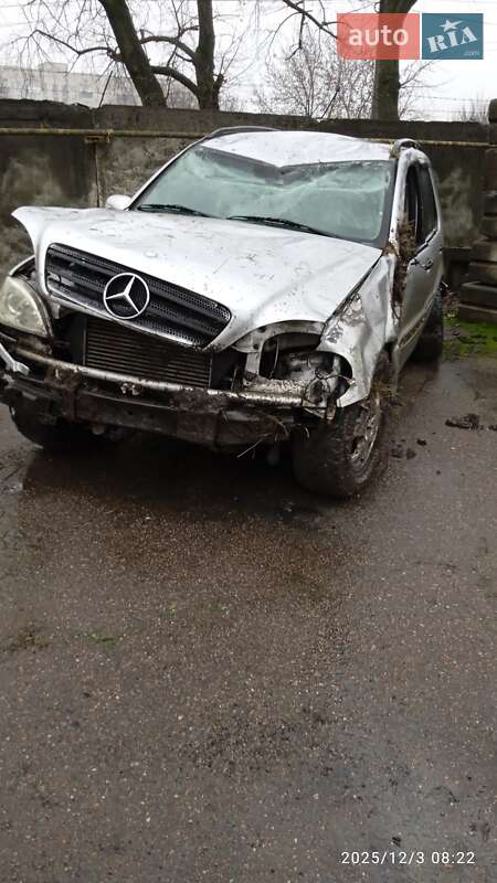 Mercedes-Benz M-Class 2003