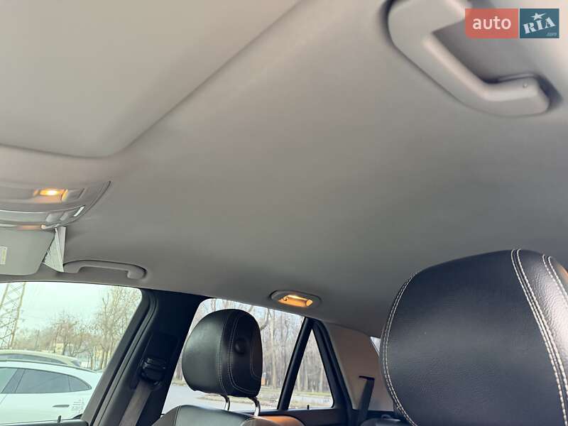 Внедорожник / Кроссовер Mercedes-Benz M-Class 2013 в Днепре фото 40 Внедорожник / Кроссовер Mercedes-Benz M-Class 2013 в Днепре