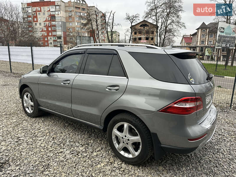 Внедорожник / Кроссовер Mercedes-Benz M-Class 2014 в Черновцах