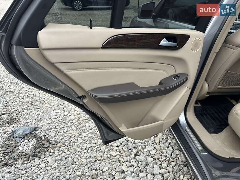 Внедорожник / Кроссовер Mercedes-Benz M-Class 2014 в Черновцах