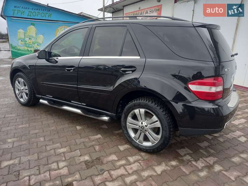 Внедорожник / Кроссовер Mercedes-Benz M-Class 2006 в Теофиполе