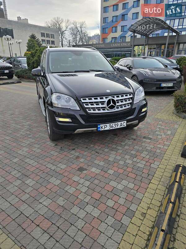 Внедорожник / Кроссовер Mercedes-Benz M-Class 2011 в Ивано-Франковске