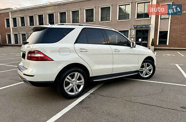 Внедорожник / Кроссовер Mercedes-Benz M-Class 2011 в Киеве