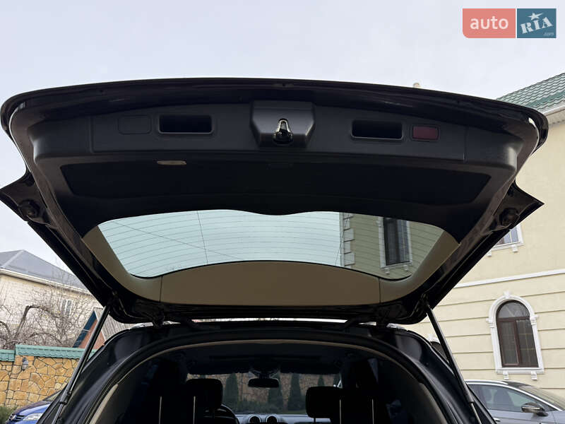 Внедорожник / Кроссовер Mercedes-Benz M-Class 2006 в Могилев-Подольске фото 9 Внедорожник / Кроссовер Mercedes-Benz M-Class 2006 в Могилев-Подольске