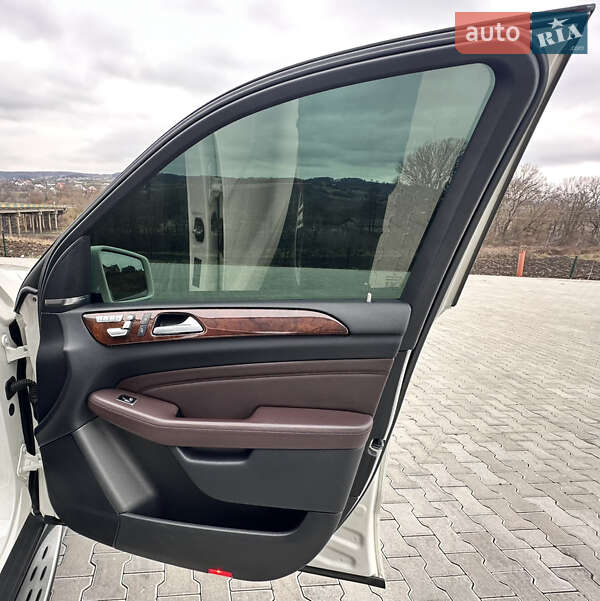 Внедорожник / Кроссовер Mercedes-Benz M-Class 2012 в Черновцах