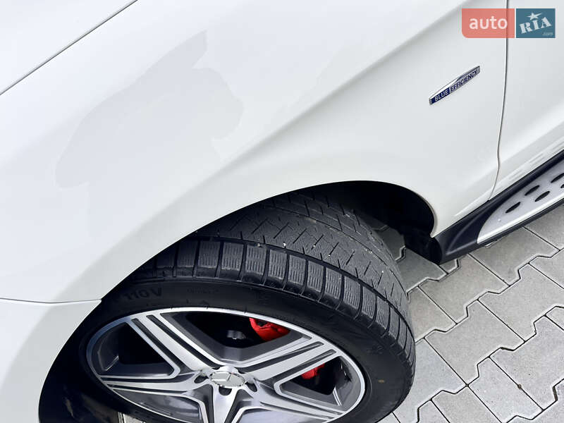 Внедорожник / Кроссовер Mercedes-Benz M-Class 2012 в Черновцах