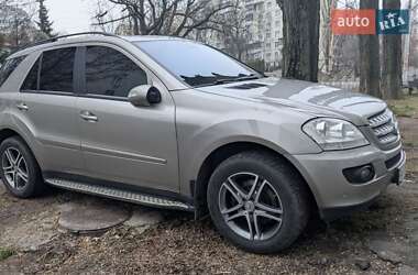 Внедорожник / Кроссовер Mercedes-Benz M-Class 2005 в Киеве