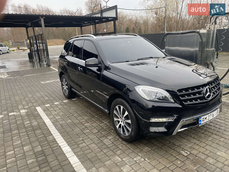 Внедорожник / Кроссовер Mercedes-Benz M-Class 2013 в Звягеле фото 3 Внедорожник / Кроссовер Mercedes-Benz M-Class 2013 в Звягеле