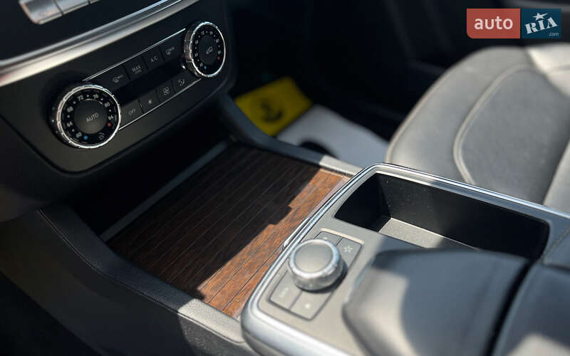 Внедорожник / Кроссовер Mercedes-Benz M-Class 2014 в Мукачево