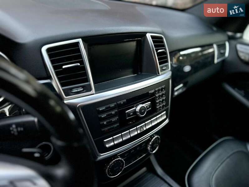 Внедорожник / Кроссовер Mercedes-Benz M-Class 2011 в Буче