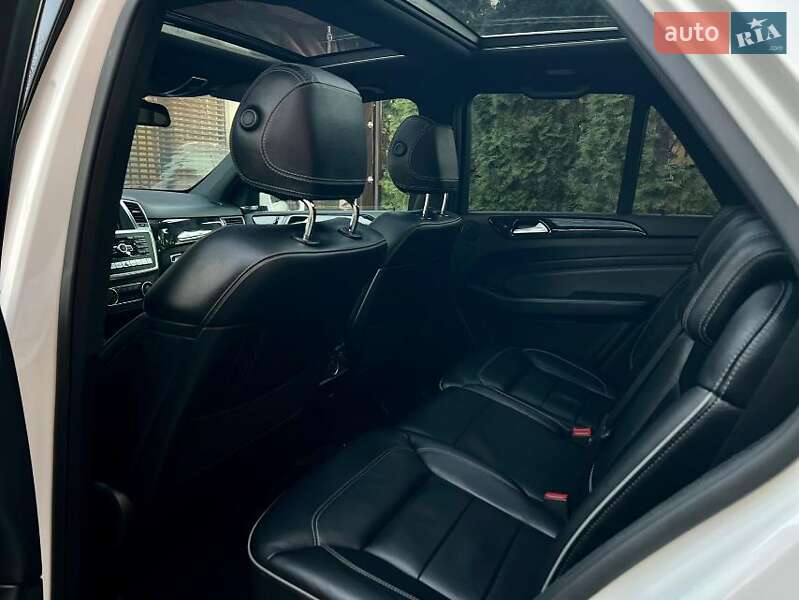 Внедорожник / Кроссовер Mercedes-Benz M-Class 2011 в Буче