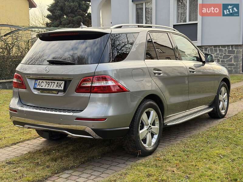 Внедорожник / Кроссовер Mercedes-Benz M-Class 2015 в Луцке