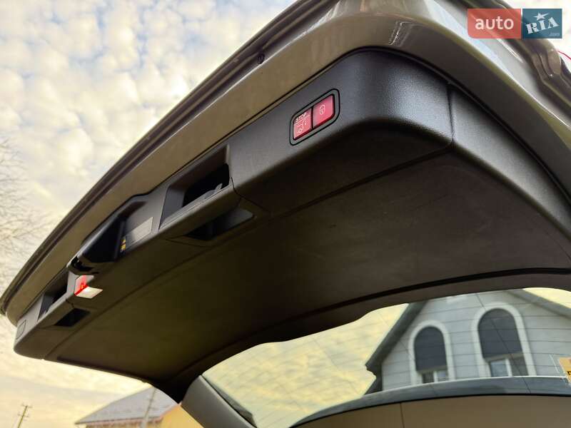 Внедорожник / Кроссовер Mercedes-Benz M-Class 2015 в Луцке