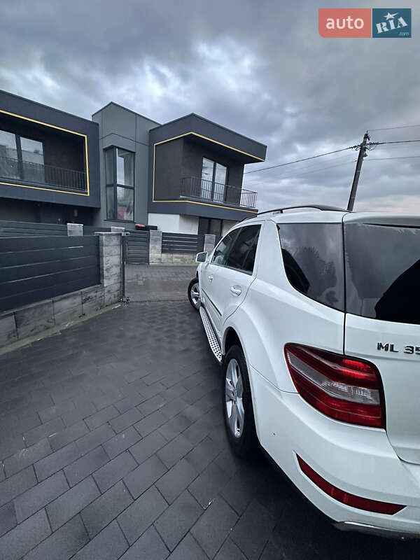 Внедорожник / Кроссовер Mercedes-Benz M-Class 2010 в Львове