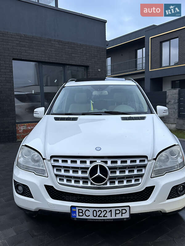 Внедорожник / Кроссовер Mercedes-Benz M-Class 2010 в Львове