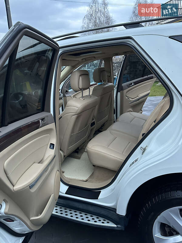Внедорожник / Кроссовер Mercedes-Benz M-Class 2010 в Львове