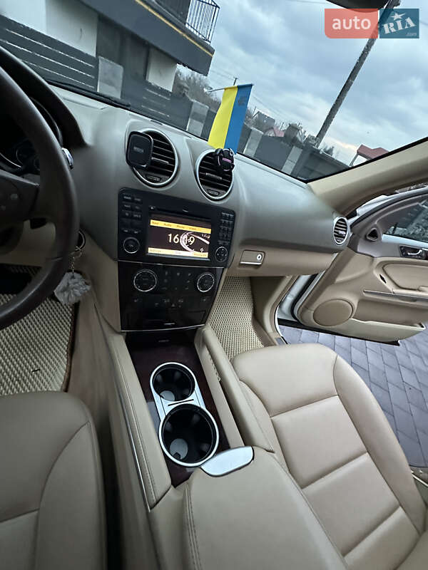 Внедорожник / Кроссовер Mercedes-Benz M-Class 2010 в Львове