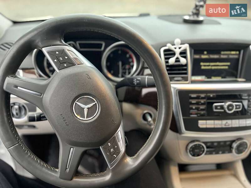 Внедорожник / Кроссовер Mercedes-Benz M-Class 2012 в Самборе