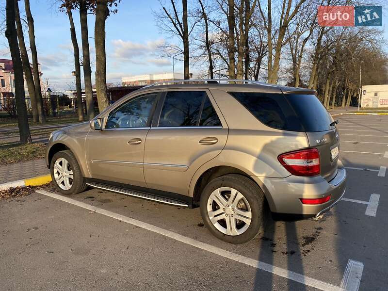 Внедорожник / Кроссовер Mercedes-Benz M-Class 2009 в Петропавловской Борщаговке фото 9 Внедорожник / Кроссовер Mercedes-Benz M-Class 2009 в Петропавловской Борщаговке