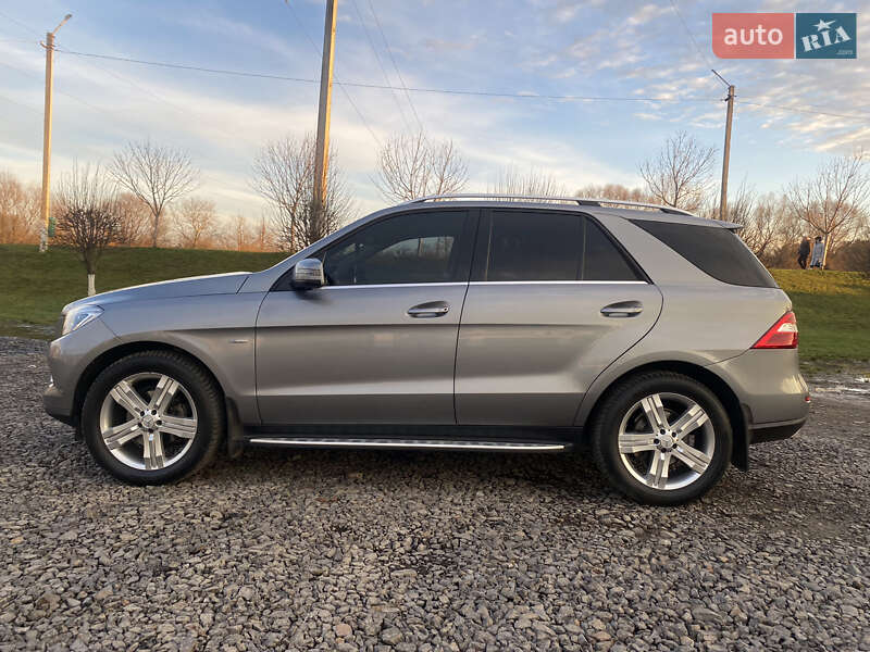 Внедорожник / Кроссовер Mercedes-Benz M-Class 2013 в Ужгороде