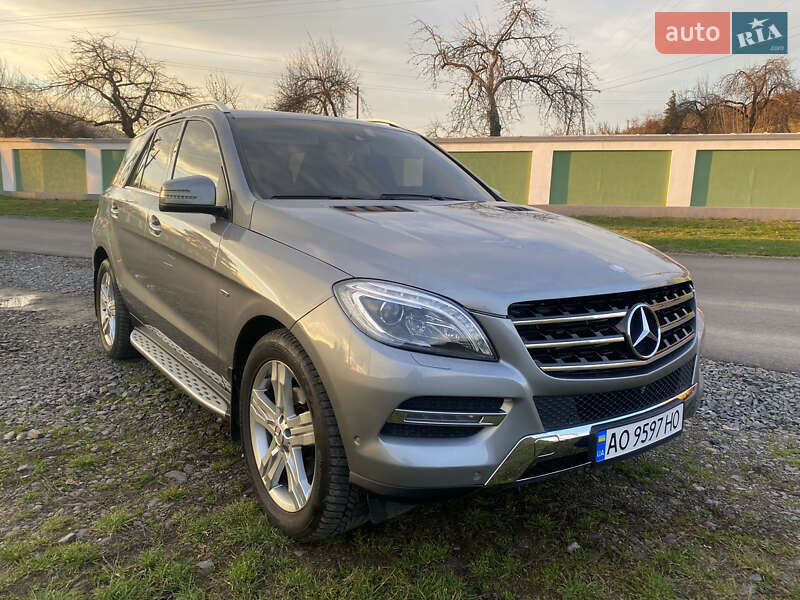 Внедорожник / Кроссовер Mercedes-Benz M-Class 2013 в Ужгороде