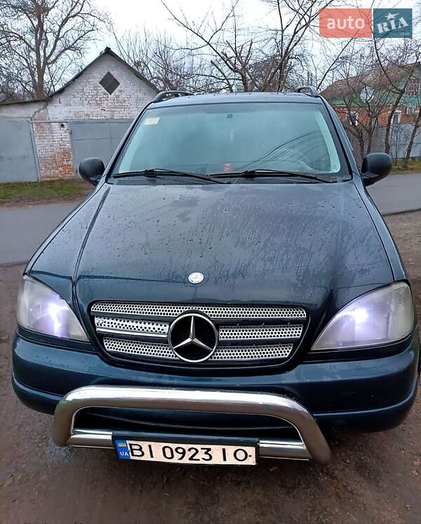 Mercedes-Benz M-Class 1999