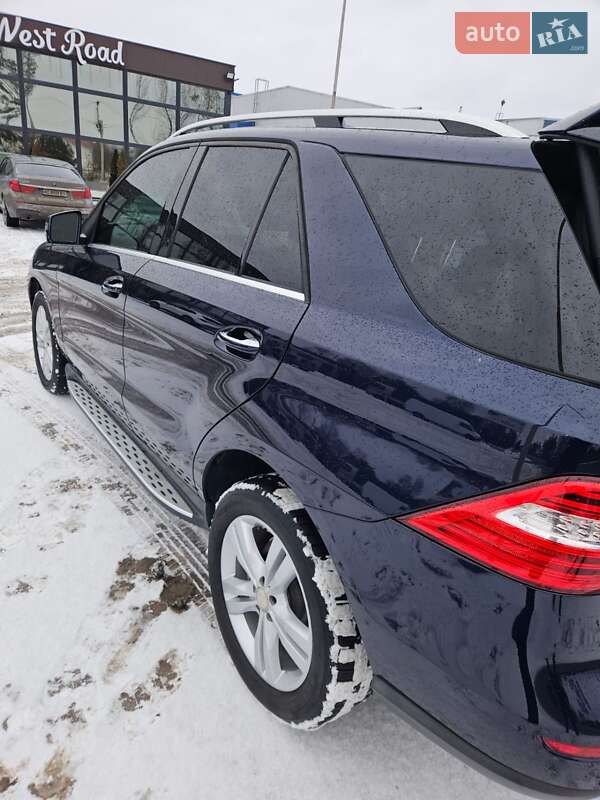 Внедорожник / Кроссовер Mercedes-Benz M-Class 2015 в Ковеле