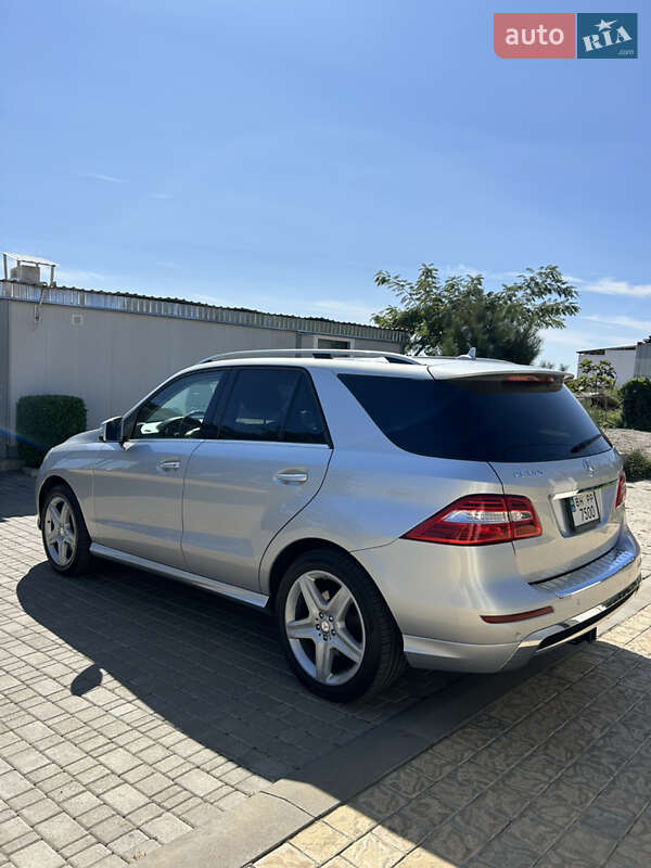 Внедорожник / Кроссовер Mercedes-Benz M-Class 2013 в Черноморске