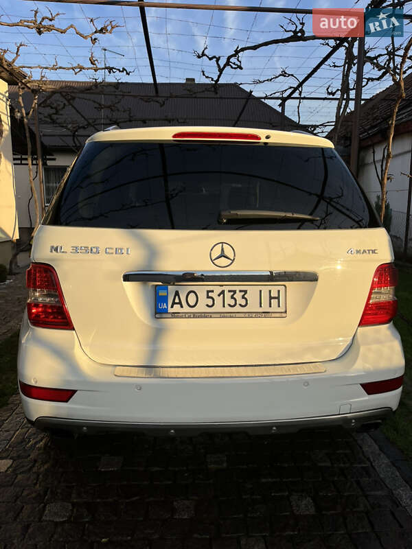 Внедорожник / Кроссовер Mercedes-Benz M-Class 2011 в Белках