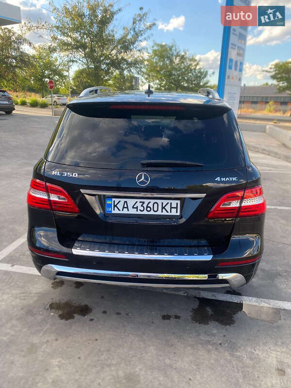 Внедорожник / Кроссовер Mercedes-Benz M-Class 2012 в Киеве