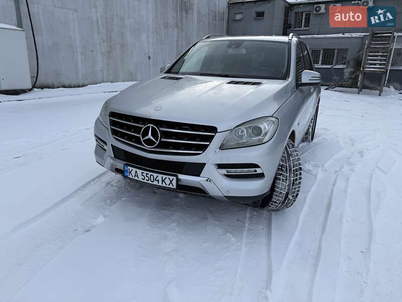 Позашляховик / Кросовер Mercedes-Benz M-Class 2013 в Києві