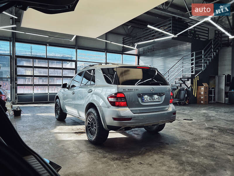 Mercedes-Benz M-Class 2009