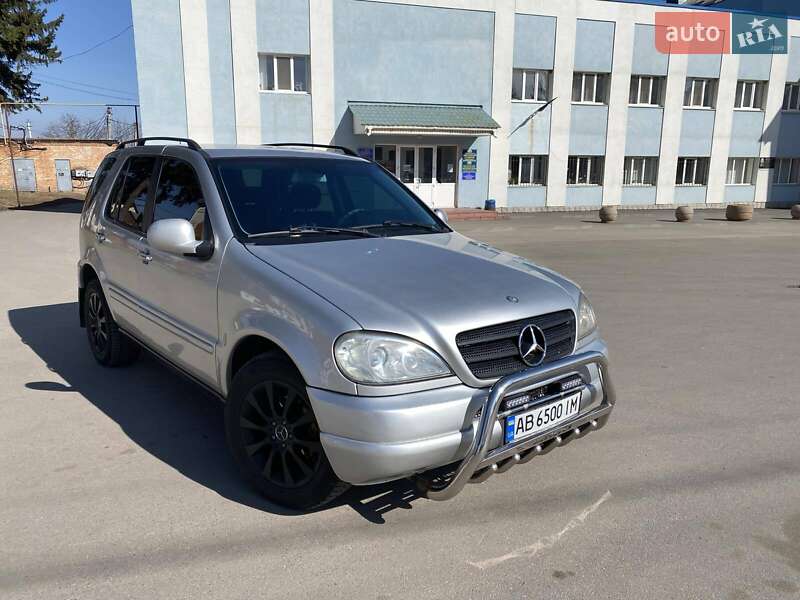 Mercedes-Benz M-Class 2001