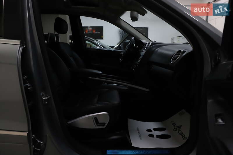 Внедорожник / Кроссовер Mercedes-Benz M-Class 2010 в Дрогобыче