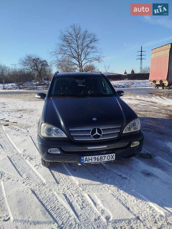 Mercedes-Benz M-Class 2002