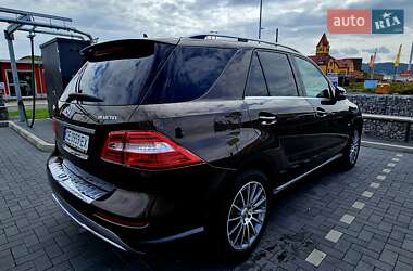 Позашляховик / Кросовер Mercedes-Benz M-Class 2011 в Чернівцях