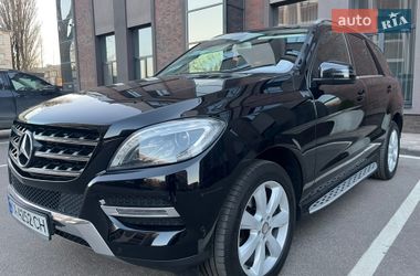 Внедорожник / Кроссовер Mercedes-Benz M-Class 2015 в Киеве