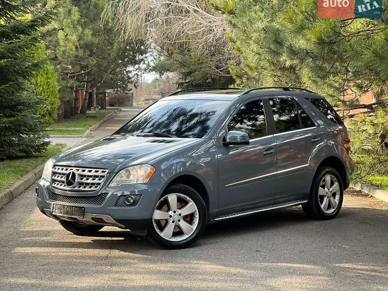 Mercedes-Benz M-Class 2010