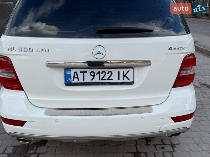 Внедорожник / Кроссовер Mercedes-Benz M-Class 2010 в Ивано-Франковске
